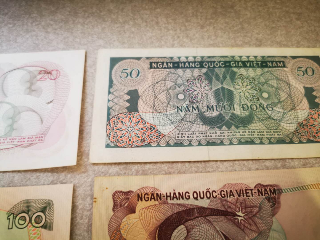 【鲸贝乐淘★自动结拍】千字文·第“欣奏累遣，戚谢欢招”号拍卖·两拍包邮 【越南🇻🇳 】南越一套6张，无折痕，部分有黄斑，AUNC，难得好藏品 