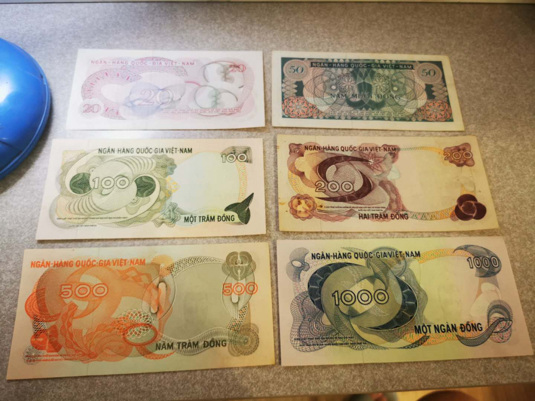 【鲸贝乐淘★自动结拍】千字文·第“欣奏累遣，戚谢欢招”号拍卖·两拍包邮 【越南🇻🇳 】南越一套6张，无折痕，部分有黄斑，AUNC，难得好藏品 