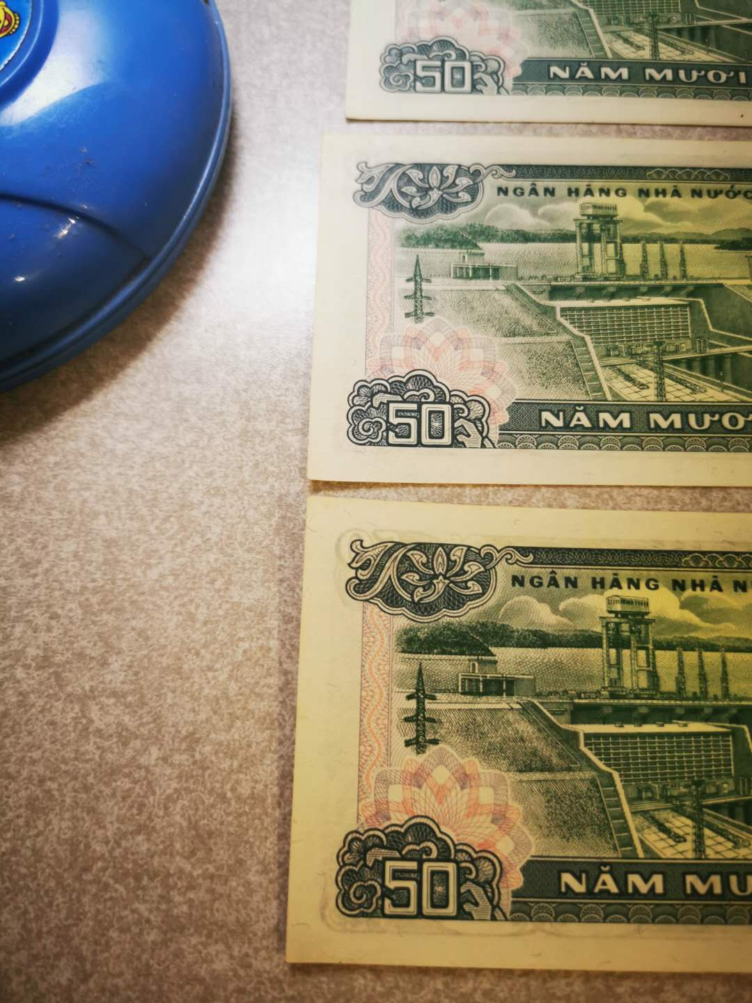 【鲸贝乐淘★自动结拍】千字文·第“欣奏累遣，戚谢欢招”号拍卖·两拍包邮 【越南🇻🇳 】1985年50盾6张，另一种版本，无折痕角钝有黄斑，AUNC 