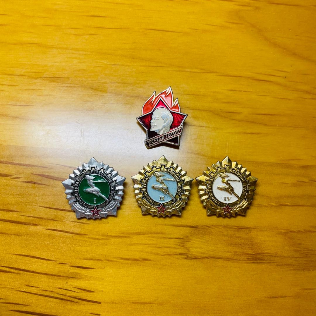 索科洛夫斯基·苏联-保加利亚小拍No.6 苏联小徽章一组，001