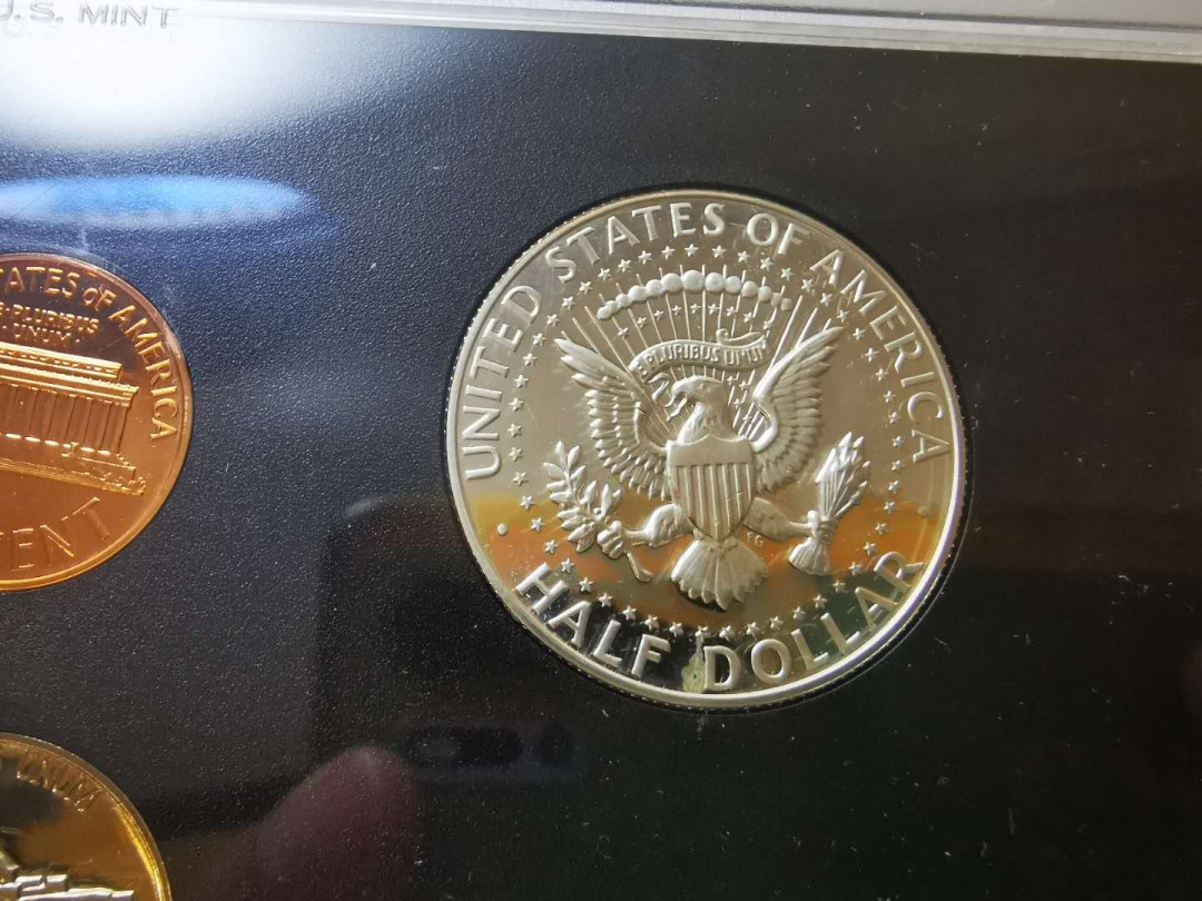 【鲸贝乐淘★自动结拍】千字文·第“欣奏累遣，戚谢欢招”号拍卖·两拍包邮 【美国🇺🇸 ★精制币】1968年套装精制币，略有小小氧化点，全套精美