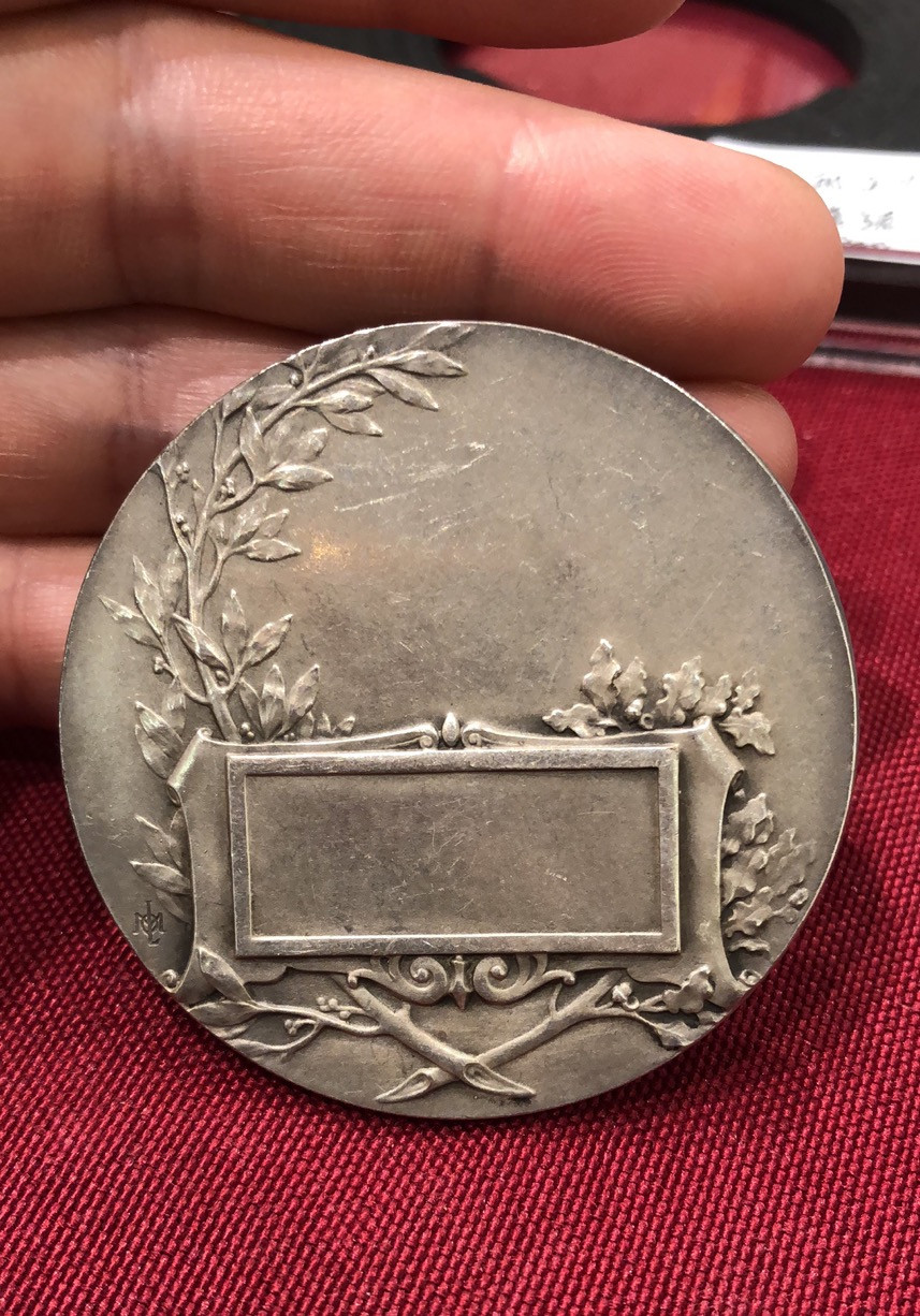 喜迎🐂年艺术麦朵尔第十七场拍卖 玛丽安娜