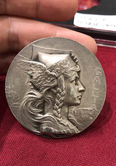 喜迎🐂年艺术麦朵尔第十七场拍卖 - 玛丽安娜