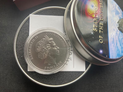 【随心拍&Getcoins】钱币拍卖九十三期～ 库克2015年5元，【获奖提名】1盎司、仿古，陨石系列(11)-镶嵌(摩洛哥)NWA4037球粒陨石实体、凹弧曲面陨石坑、黑彩精制银币