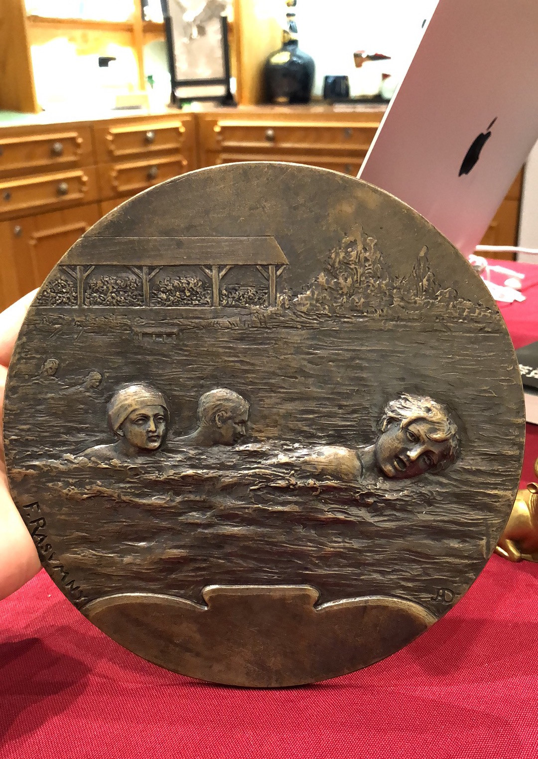 喜迎🐂年艺术麦朵尔第十九场拍卖 游泳