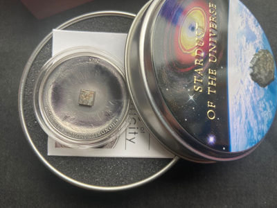 【随心拍&Getcoins】钱币拍卖九十三期～ 库克2015年5元，【获奖提名】1盎司、仿古，陨石系列(11)-镶嵌(摩洛哥)NWA4037球粒陨石实体、凹弧曲面陨石坑、黑彩精制银币