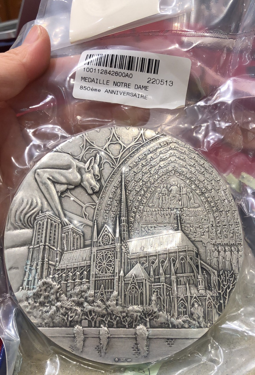 艺术麦朵尔第二十二场拍卖 巴黎圣母院800周年