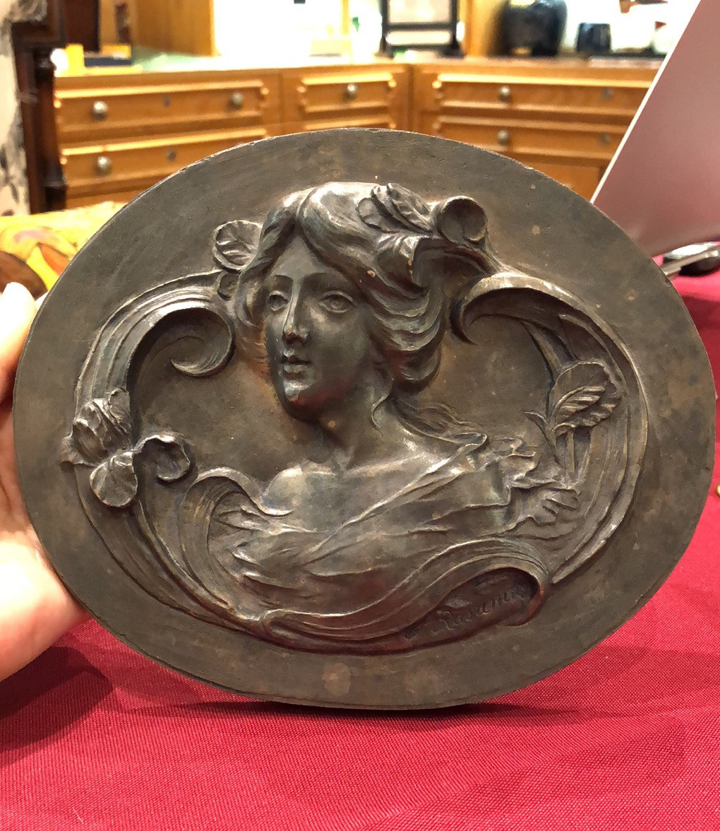 喜迎🐂年艺术麦朵尔第十九场拍卖 少女