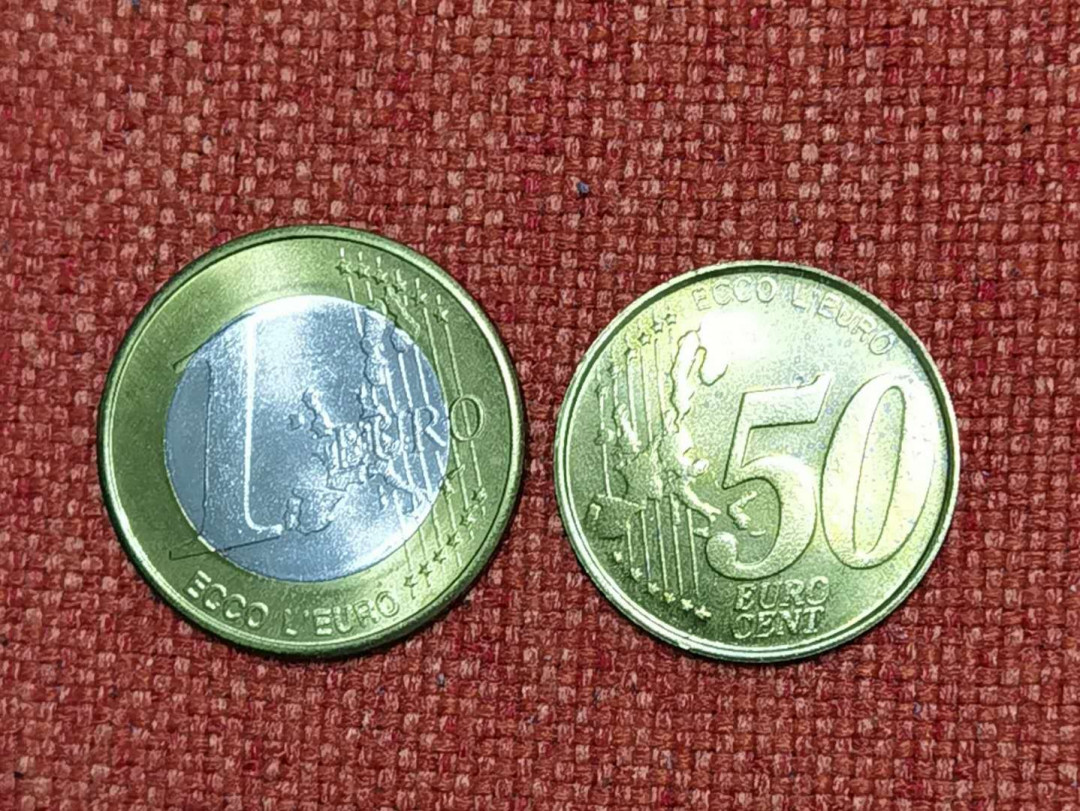 北京马甸外币专卖微拍第五十七期，非贵金属纪念币，流通币专场，陆续上新，欢迎光临 梵蒂冈欧元样币一对