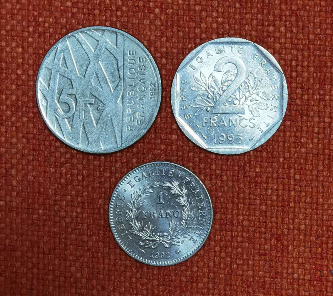 北京马甸外币专卖微拍第五十七期，非贵金属纪念币，流通币专场，陆续上新，欢迎光临 法国人物纪念币三枚