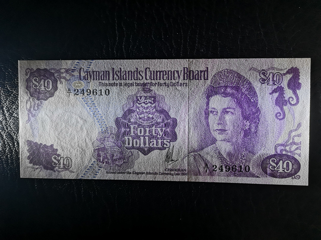 《外钞收藏家》第一百一十七期拍卖 开曼群岛1974年40刀 全新UNC 女王钞 A1冠