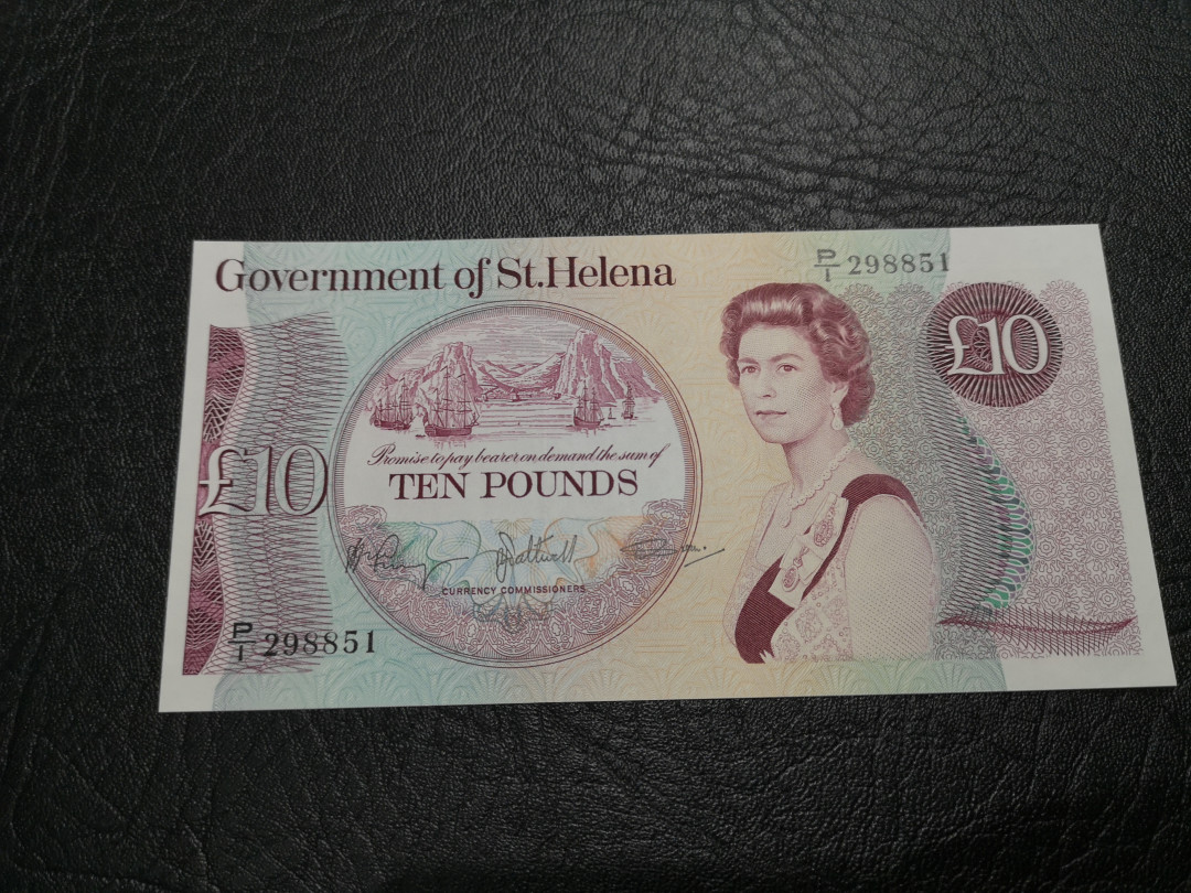 《外钞收藏家》第一百一十七期拍卖 圣赫勒拿岛10镑 全新UNC 女王钞