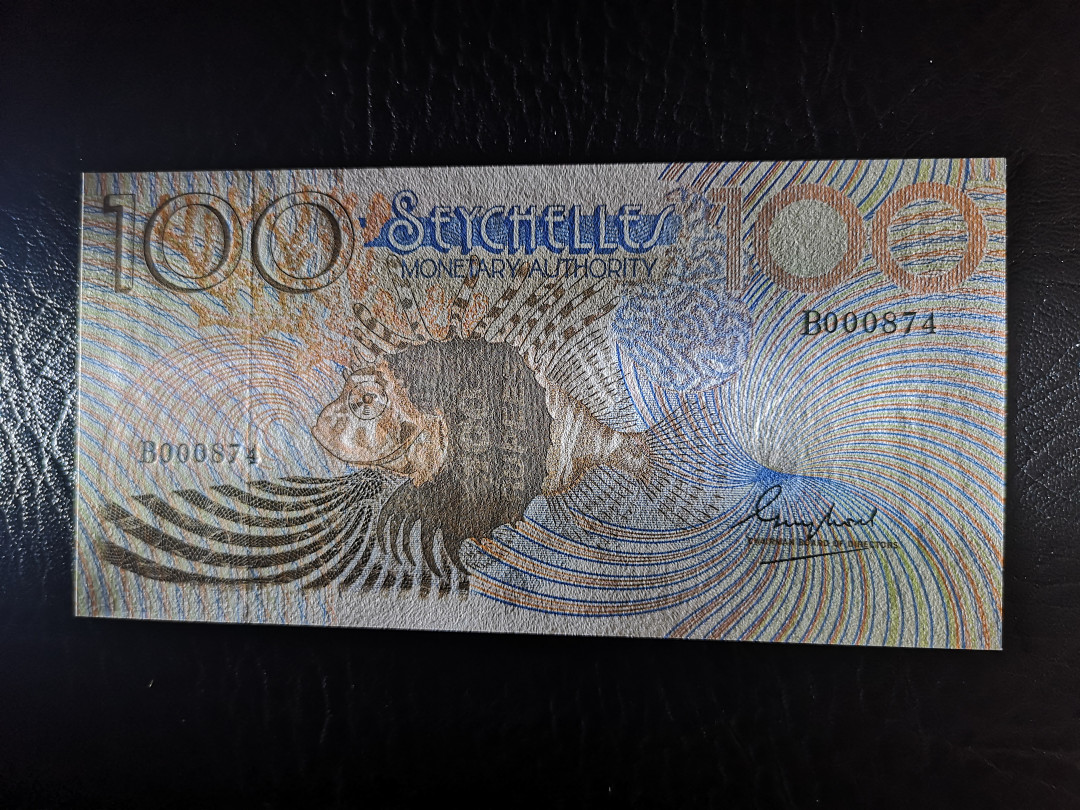 《外钞收藏家》第一百一十七期拍卖 塞舌尔1989年100卢比  百位号 全新UNC