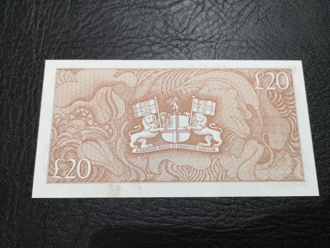 《外钞收藏家》第一百一十七期拍卖 圣赫勒拿岛20镑 全新UNC 女王钞