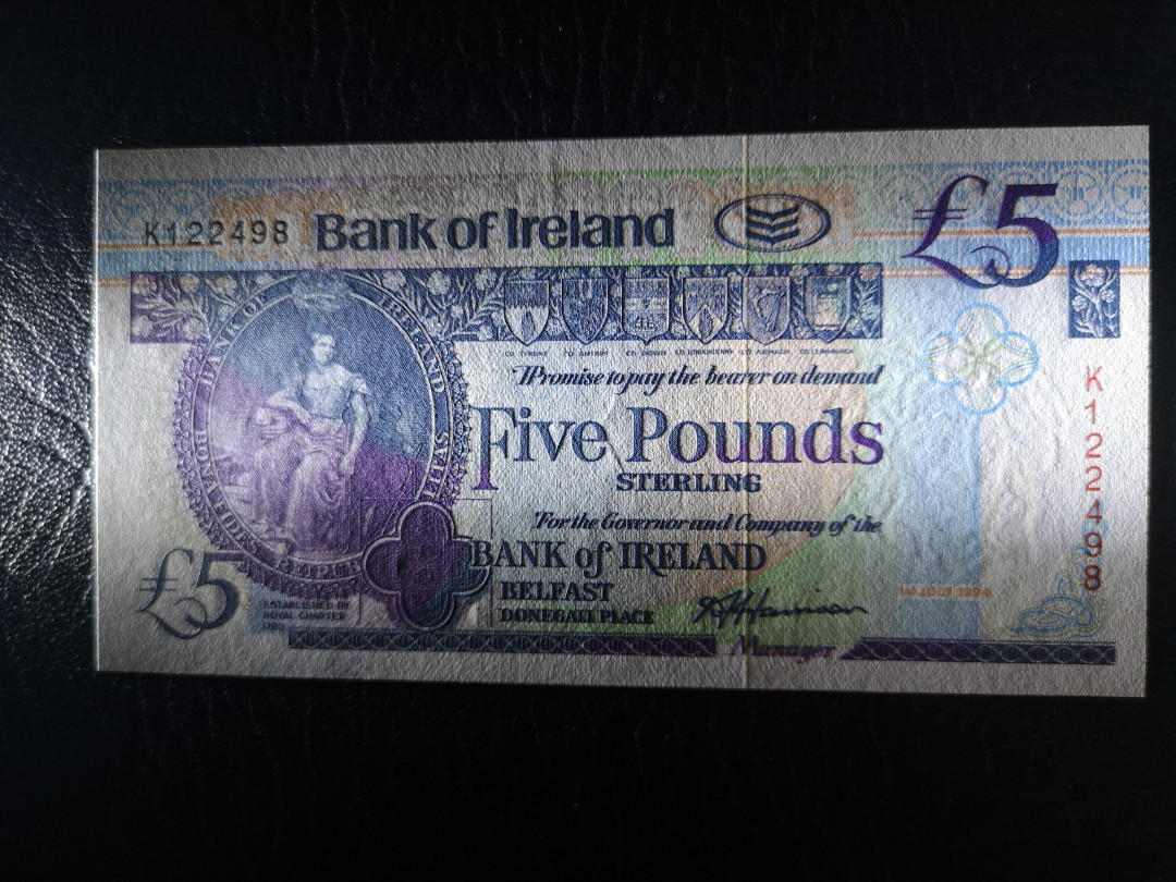 《外钞收藏家》第一百一十七期拍卖 1994年爱尔兰5镑 全新UNC