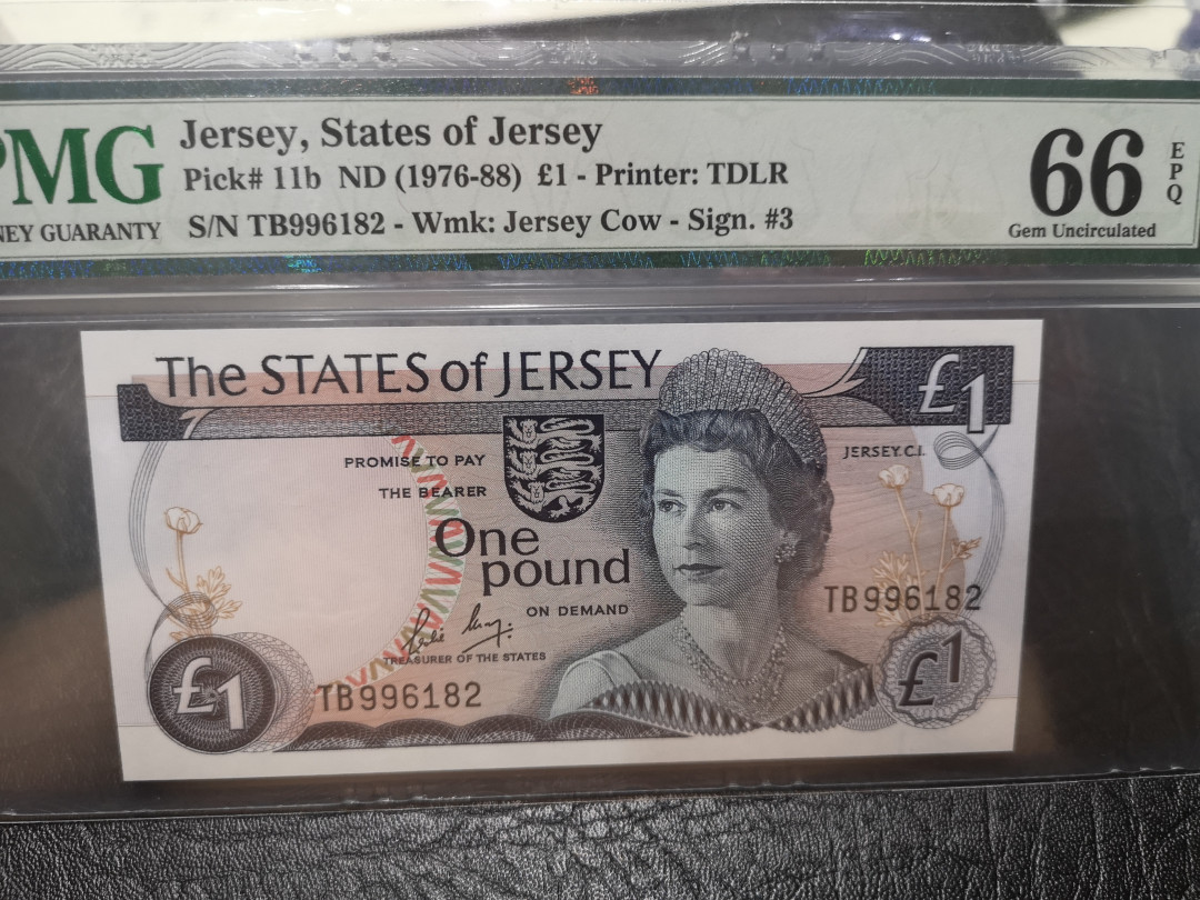 《外钞收藏家》第一百一十七期拍卖 1976-88年泽西1镑 pmg66