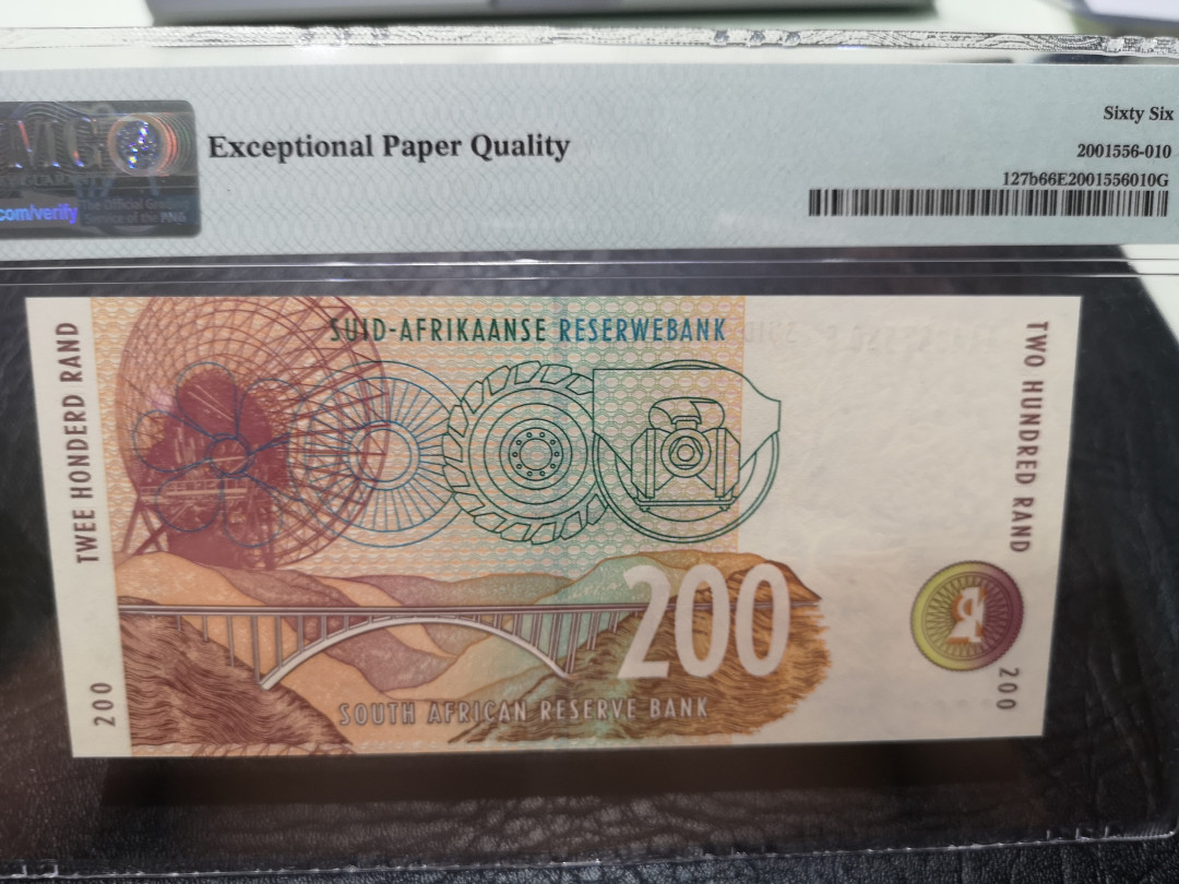 《外钞收藏家》第一百一十七期拍卖 1999年南非200兰特 AA冠 pmg66