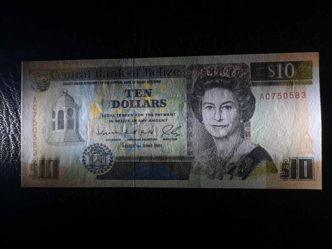 《外钞收藏家》第一百一十七期拍卖 1991年伯利兹10刀 全新UNC 女王钞