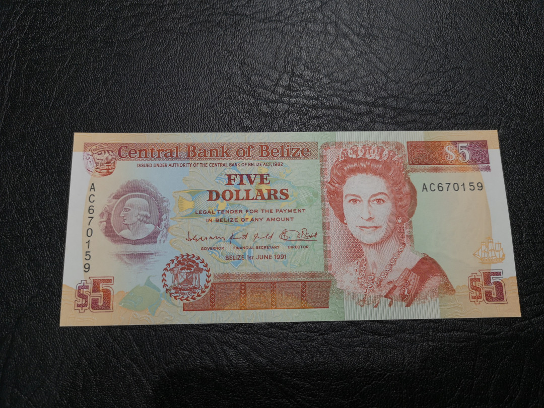 《外钞收藏家》第一百一十七期拍卖 1991年伯利兹5刀 全新UNC 女王钞