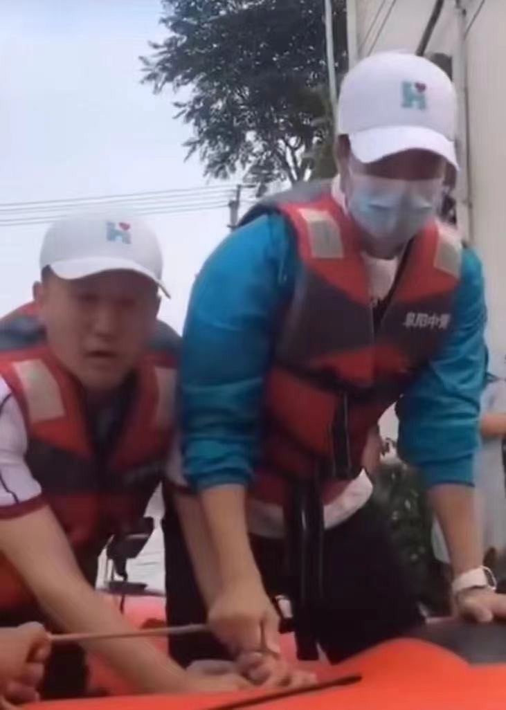 零元拍：王一博 亲笔签名 魔爪 宣传海报