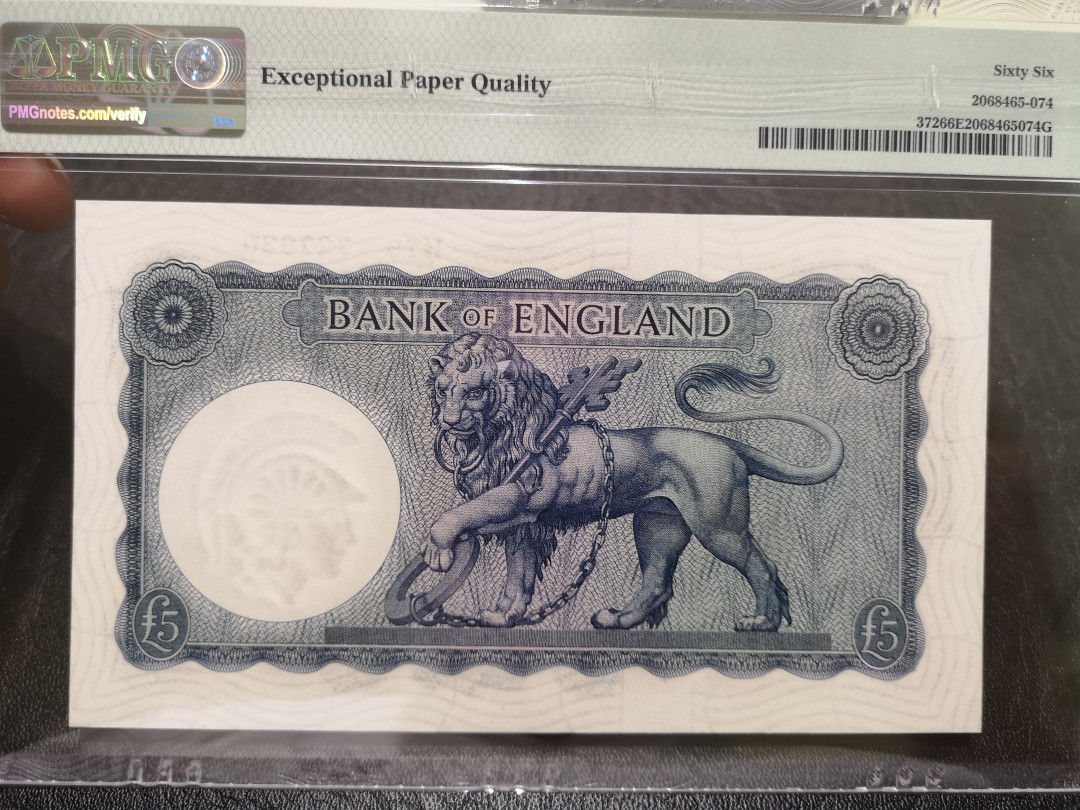 《外钞收藏家》第一百一十八期拍卖 1961-63年英国B序列 5镑 PMG66 空心版