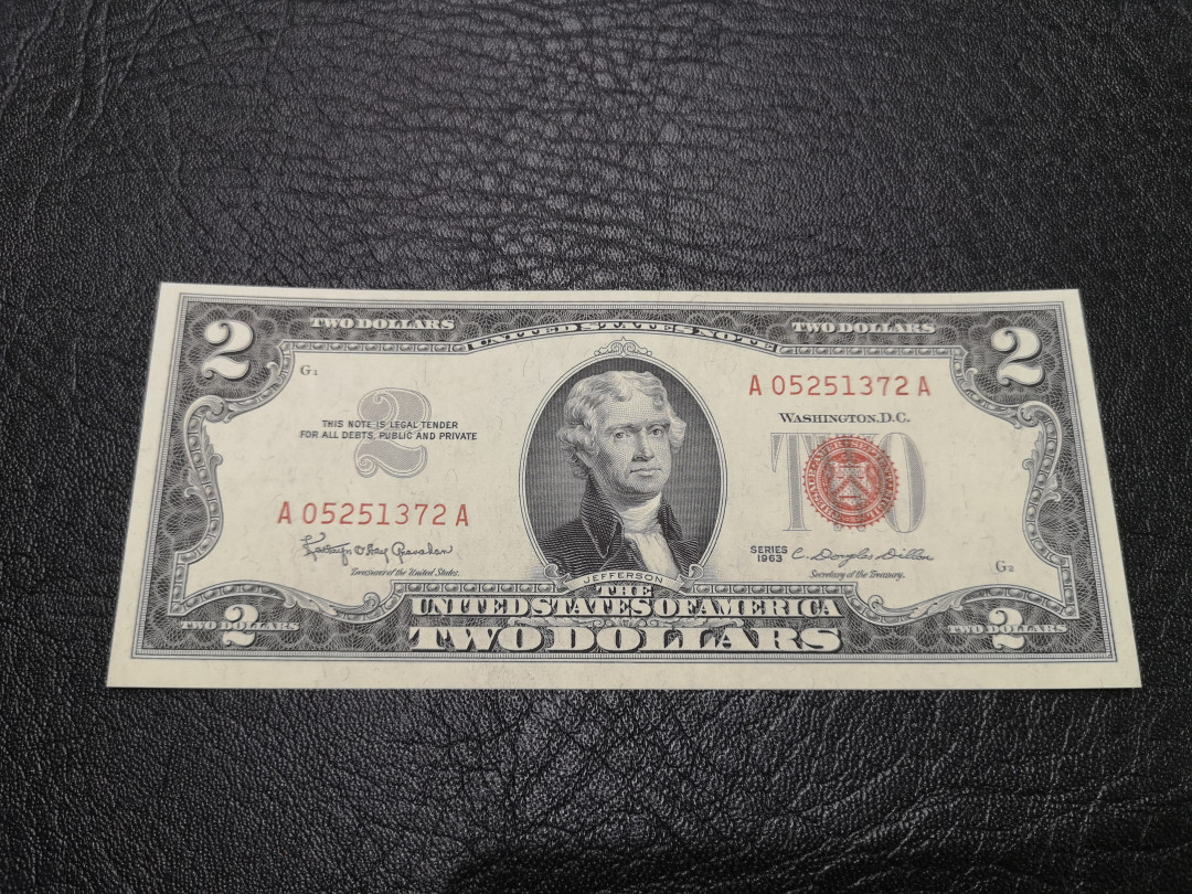 《外钞收藏家》第一百一十八期拍卖 1963年美国2美元 红库印 全新UNC