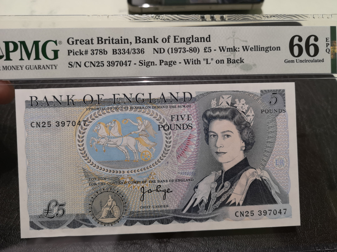 《外钞收藏家》第一百一十八期拍卖 1973-80年英国D序列5镑 PMG66 单雕