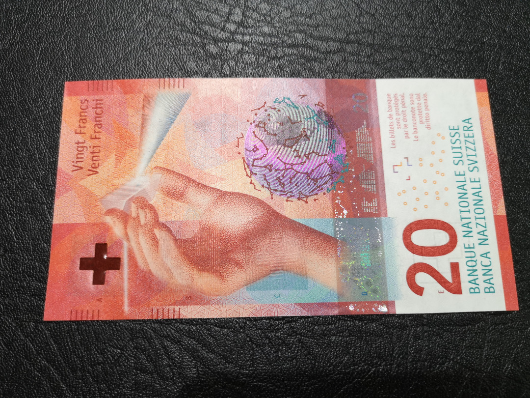 《外钞收藏家》第一百一十八期拍卖 2015年瑞士最新版20法郎 首发A冠 全新UNC 尾6