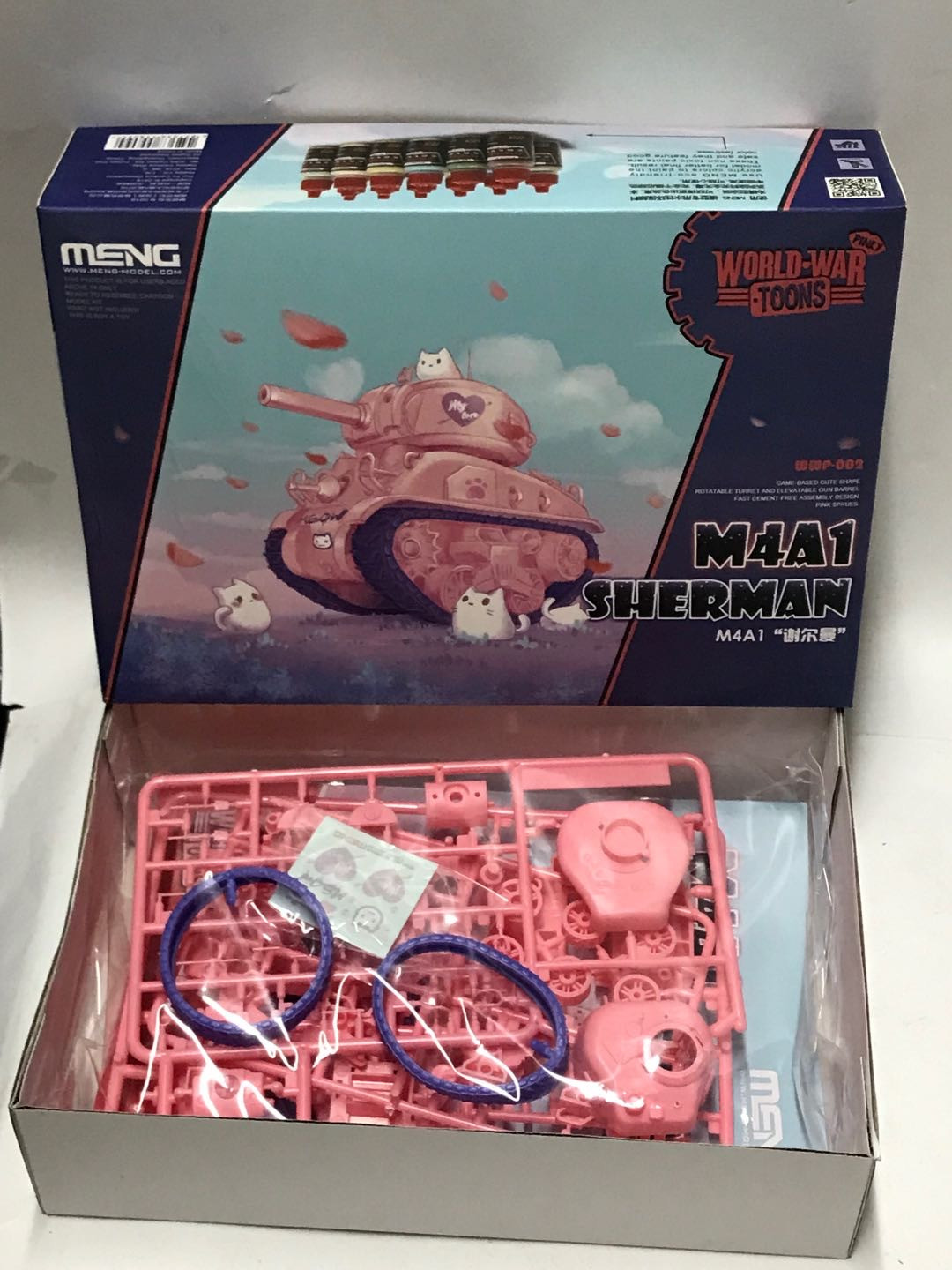 零元拍：MENG出品 免胶拼装彩色Q版粉红咪特别版M4A1谢尔曼坦克模型