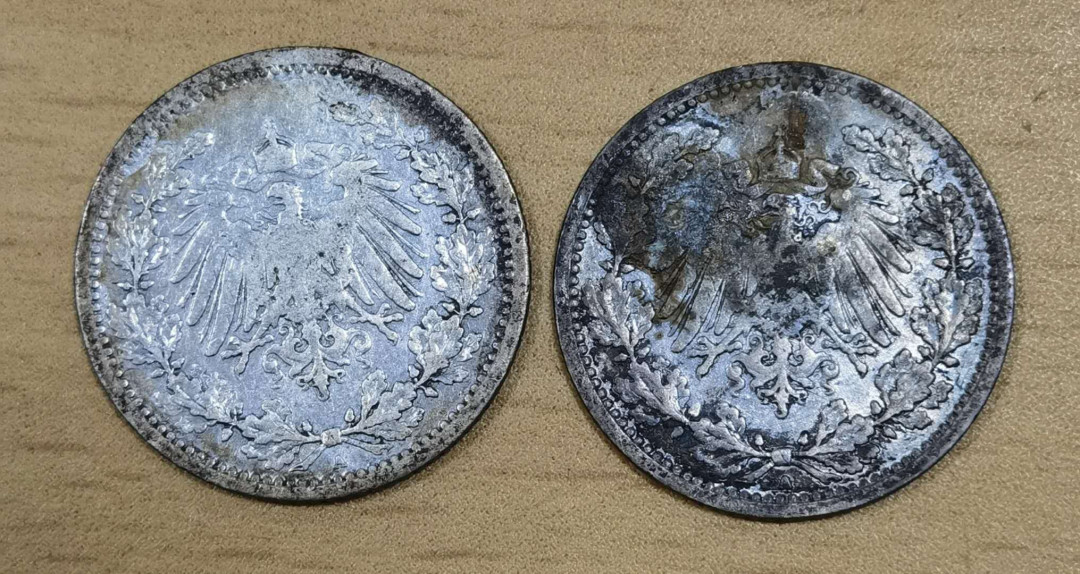 马甸外币专卖微拍第五十六期，外国金银币专场，陆续上新，欢迎关注 德国帝国1／2马克银币2枚，每枚重2.77克，成色900 