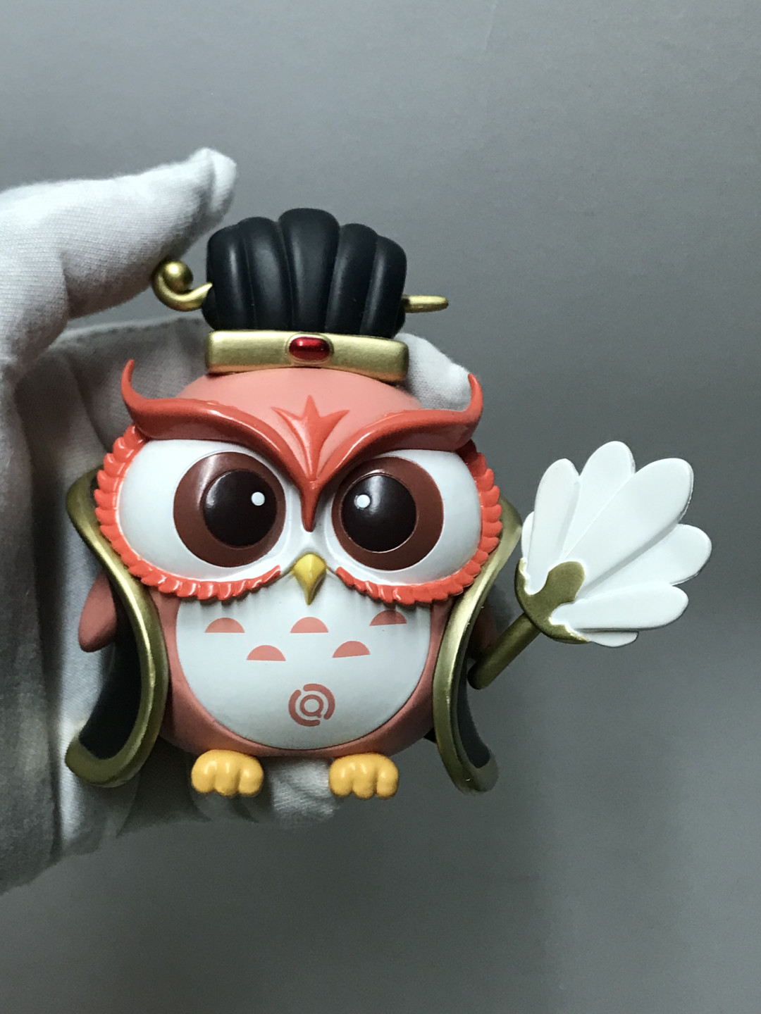 零元拍：猫头鹰CiCi🦉手办三枚，一枚诸葛亮，一枚赵云（全新未开，两种颜色盲盒）一枚重庆豆花儿碗，造型独特有趣，市面少见。三枚一起拍哦。