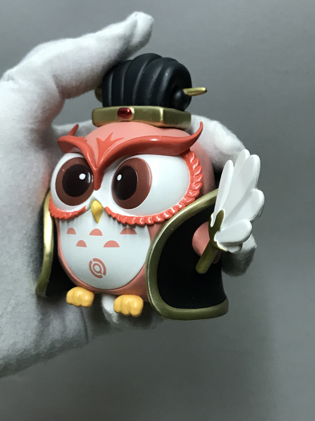 零元拍：猫头鹰CiCi🦉手办三枚，一枚诸葛亮，一枚赵云（全新未开，两种颜色盲盒）一枚重庆豆花儿碗，造型独特有趣，市面少见。三枚一起拍哦。