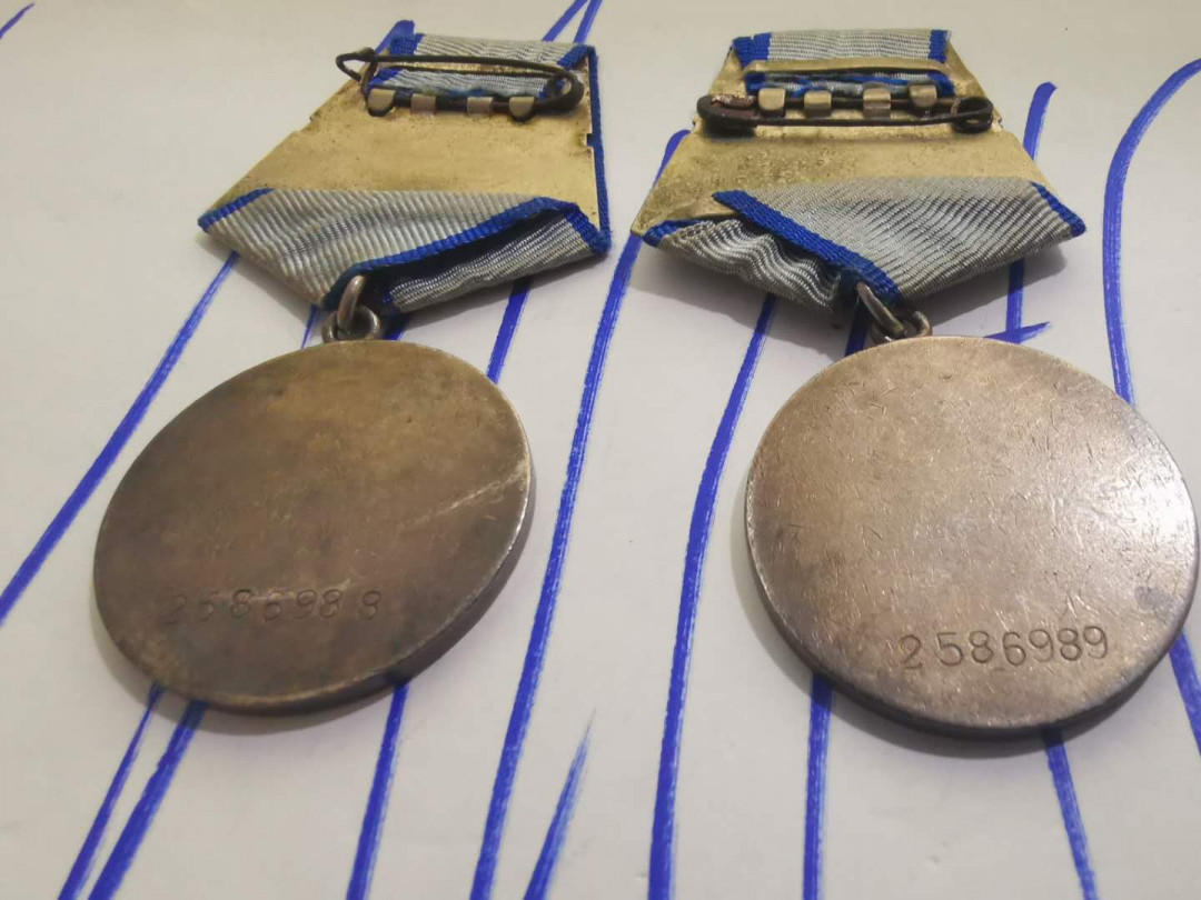 苏联勋章拍卖八月第一期 1.苏联勇敢奖章一个人的连号