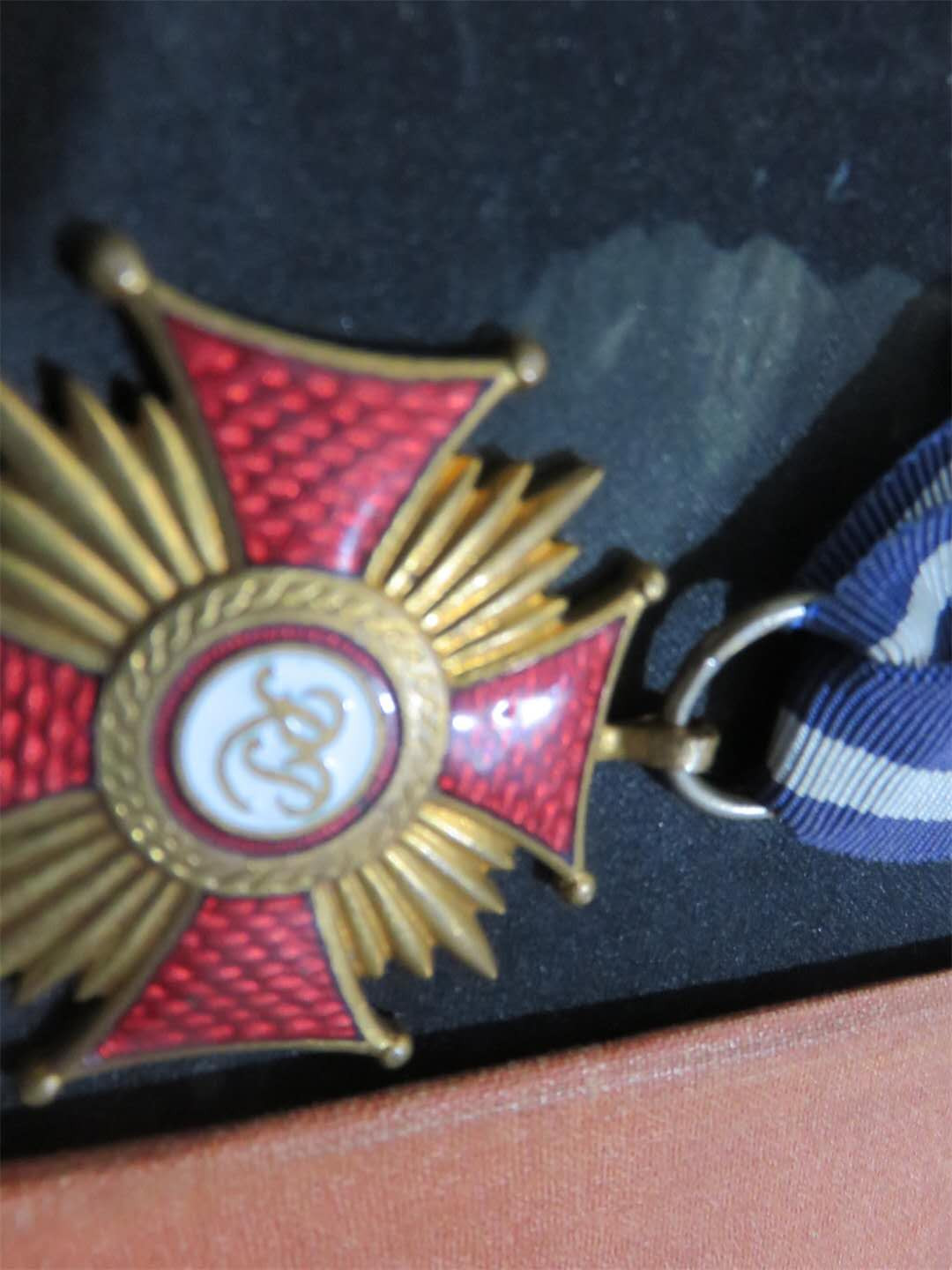 苏联勋章拍卖八月第一期 3.1瓦西里的苏联勋章套章之波兰勋章