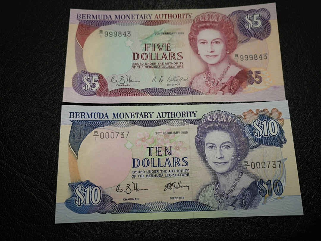 《外钞收藏家》第一百一十九期拍卖（本期106件拍品） 百慕大10、5两张 10是百位号 全新UNC