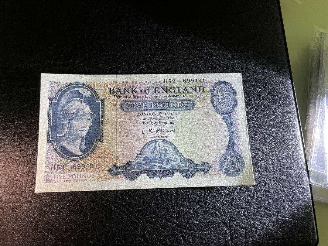 《外钞收藏家》第一百一十九期拍卖（本期106件拍品） 英国B序列5镑 全新UNC  空心