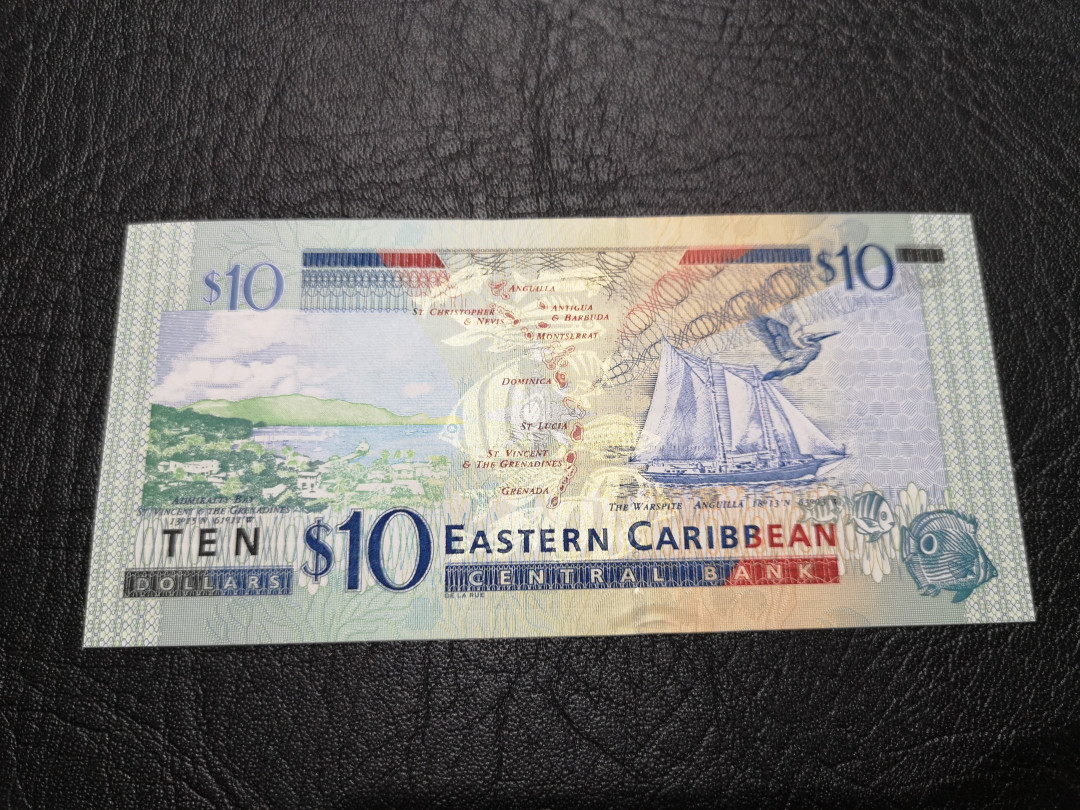 《外钞收藏家》第一百一十九期拍卖（本期106件拍品） 2010年东加勒比20、10、5 三张 小套 全新UNC