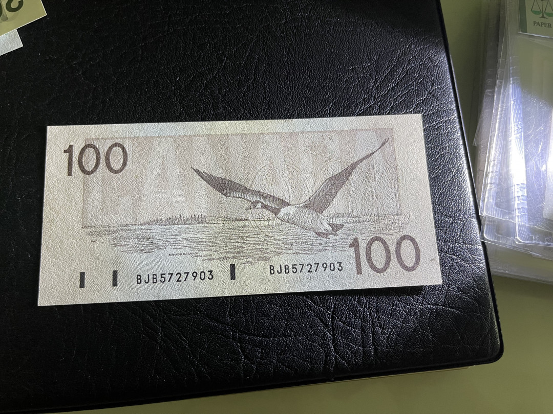 《外钞收藏家》第一百一十九期拍卖（本期106件拍品） 加拿大鸟版100加元 全新UNC