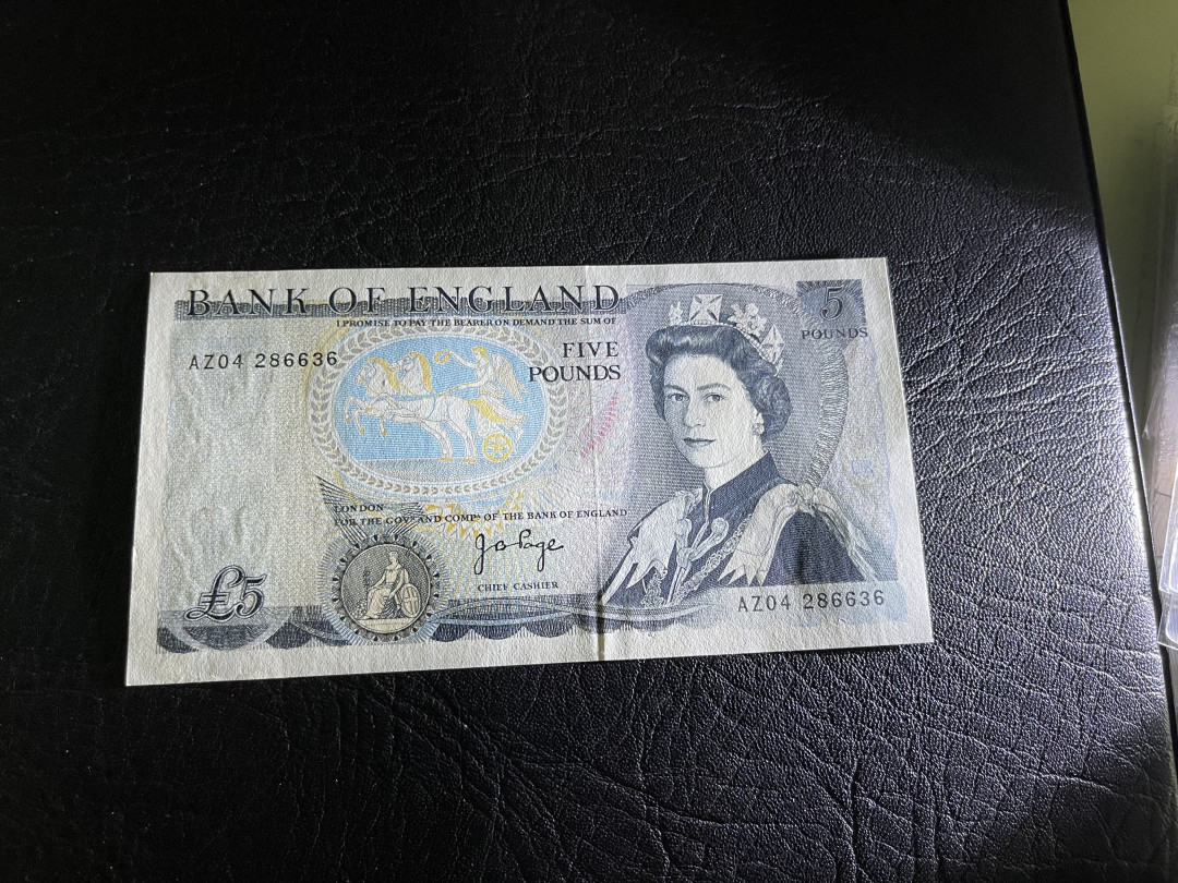 《外钞收藏家》第一百一十九期拍卖（本期106件拍品） 英国D序列5镑 全新UNC 