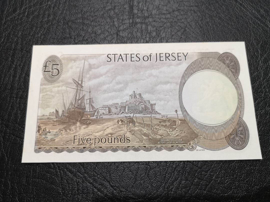 《外钞收藏家》第一百一十九期拍卖（本期106件拍品） 泽西5镑 近全新 精致小钞 边上有轻微潮癍 26号