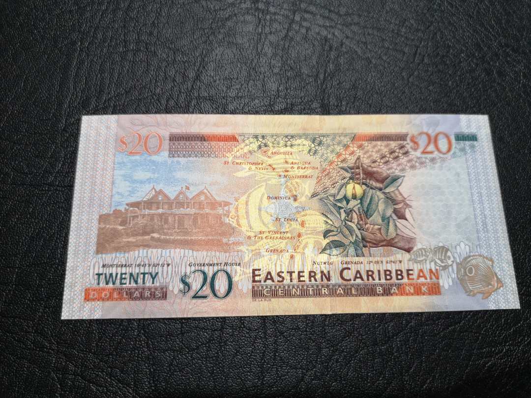 《外钞收藏家》第一百一十九期拍卖（本期106件拍品） 2010年东加勒比20、10、5 三张 小套 全新UNC