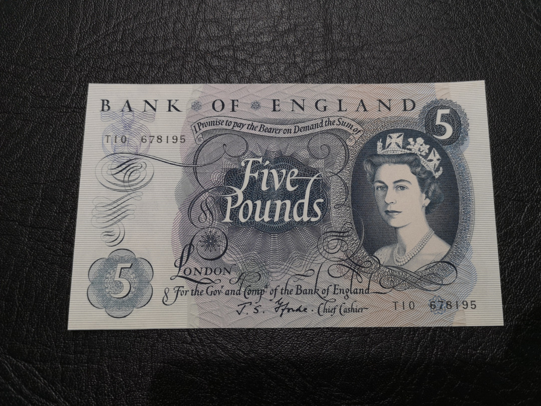 《外钞收藏家》第一百一十九期拍卖（本期106件拍品） 英国C序列5镑 全新UNC 