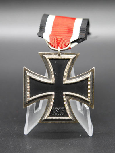 前进的履带8月份第一拍 - 德三二级铁十字勋章，厂标：76，美品收藏