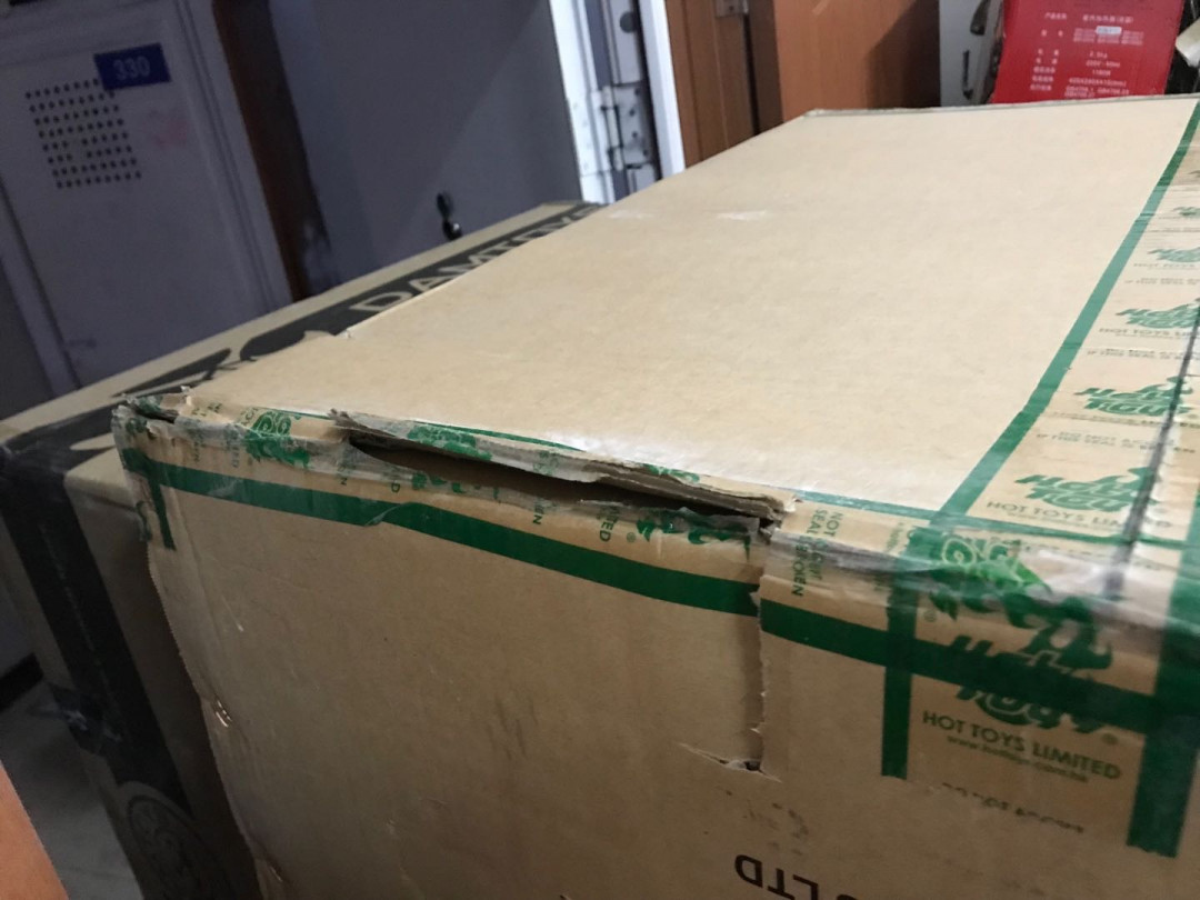 零元拍：HotToys MMS510 1/6 复联2  MK44 反浩克装甲2.0 豪华版，全新未拆，外箱有破损。