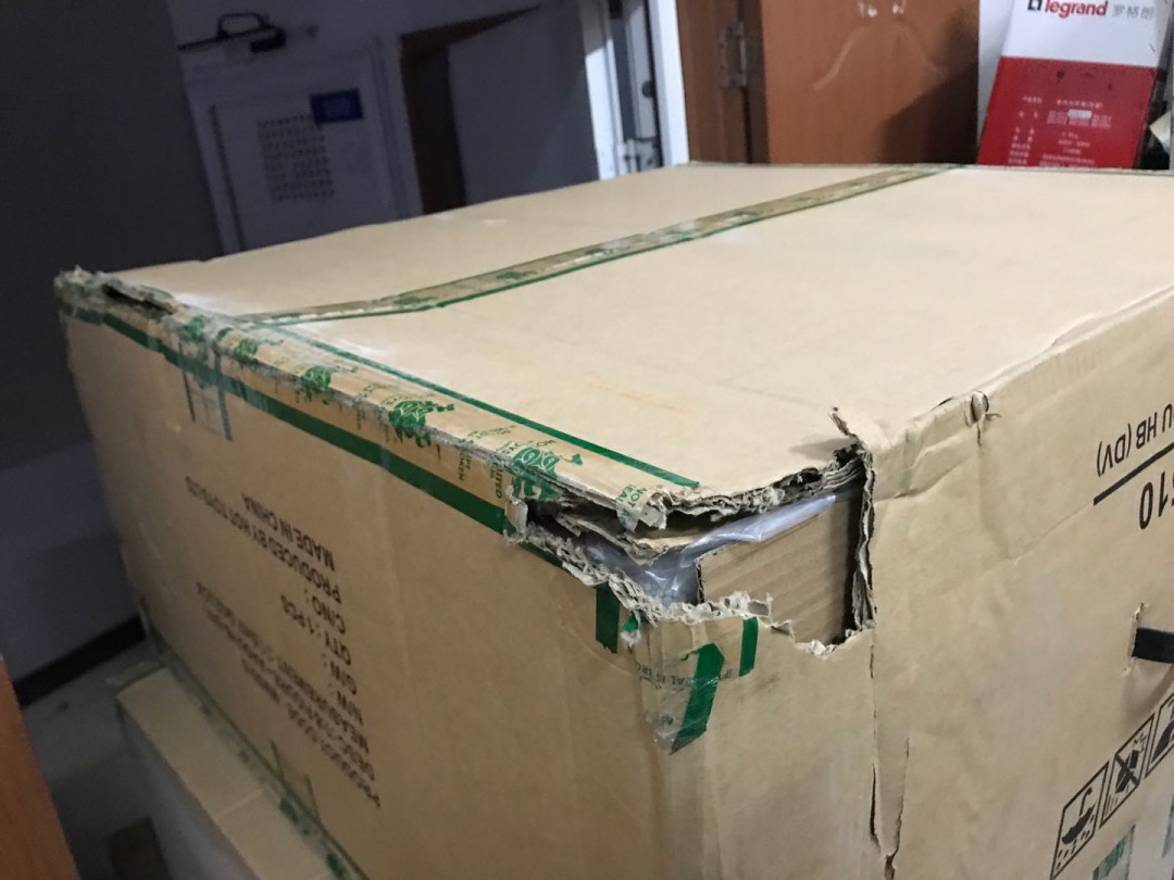零元拍：HotToys MMS510 1/6 复联2  MK44 反浩克装甲2.0 豪华版，全新未拆，外箱有破损。