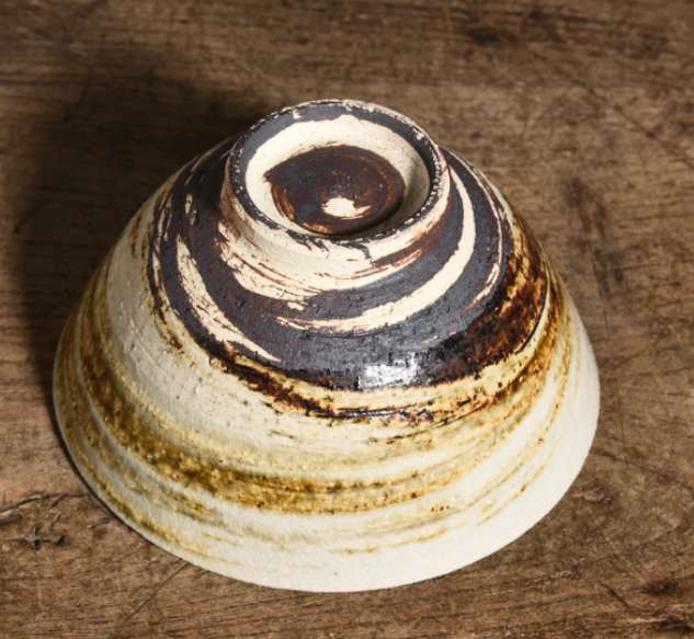 N&C 第十三期: 鉴定古瓷器试水场 【日本名烧】信楽烧茶碗 直径11.7cm 高6.2cm    带图1原装纸盒  