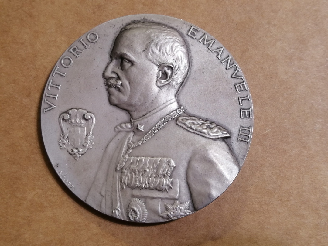 迎中秋艺术麦朵尔第二十一场拍卖 意大利国王维托里奥-伊曼纽尔三世制服半身像银章