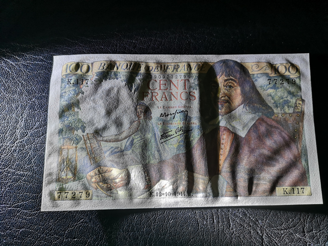 《外钞收藏家》第一百二十期拍卖 1944年法国100法郎 近全新 参考测光 荧光有潮癍