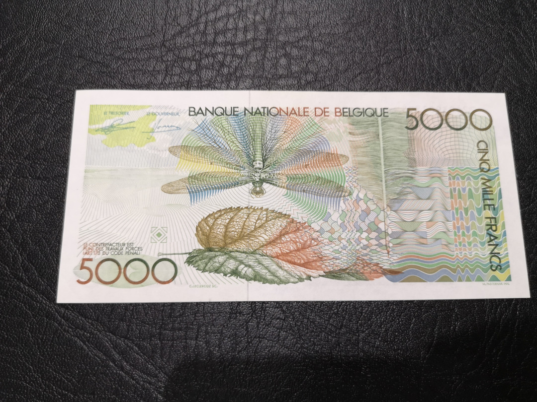 《外钞收藏家》第一百二十期拍卖 比利时倒二版5000法郎 一个角折了 其他没发现问题 参考图片