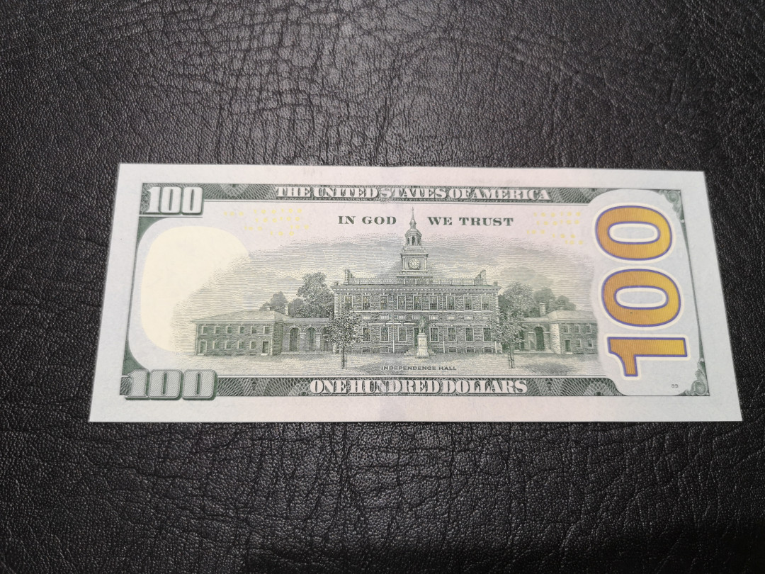 《外钞收藏家》第一百二十期拍卖 2017年最新版100美元 全新UNC 000豹子号